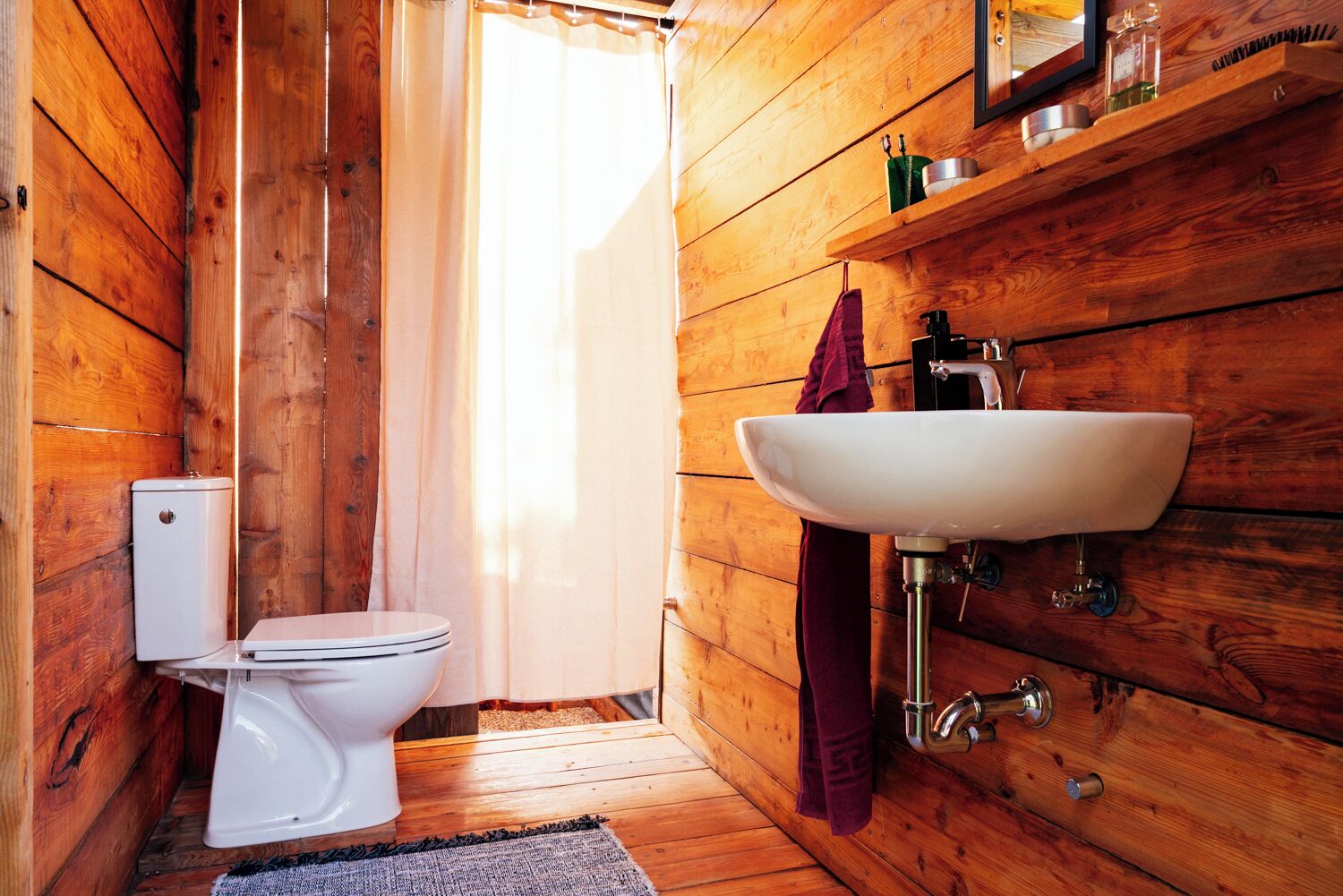 Dusche, Handtücher, Seife, Toilettenpapier