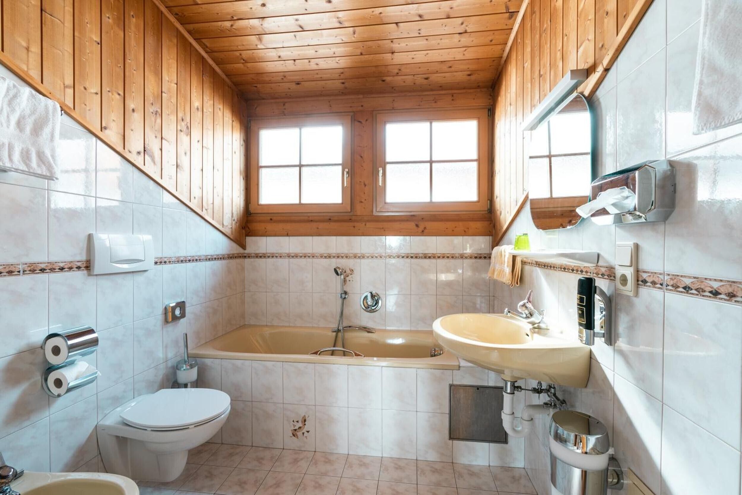 Een douche, een haardroger, handdoeken