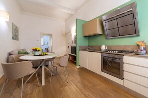 Kühlschrank, Geschirrspüler