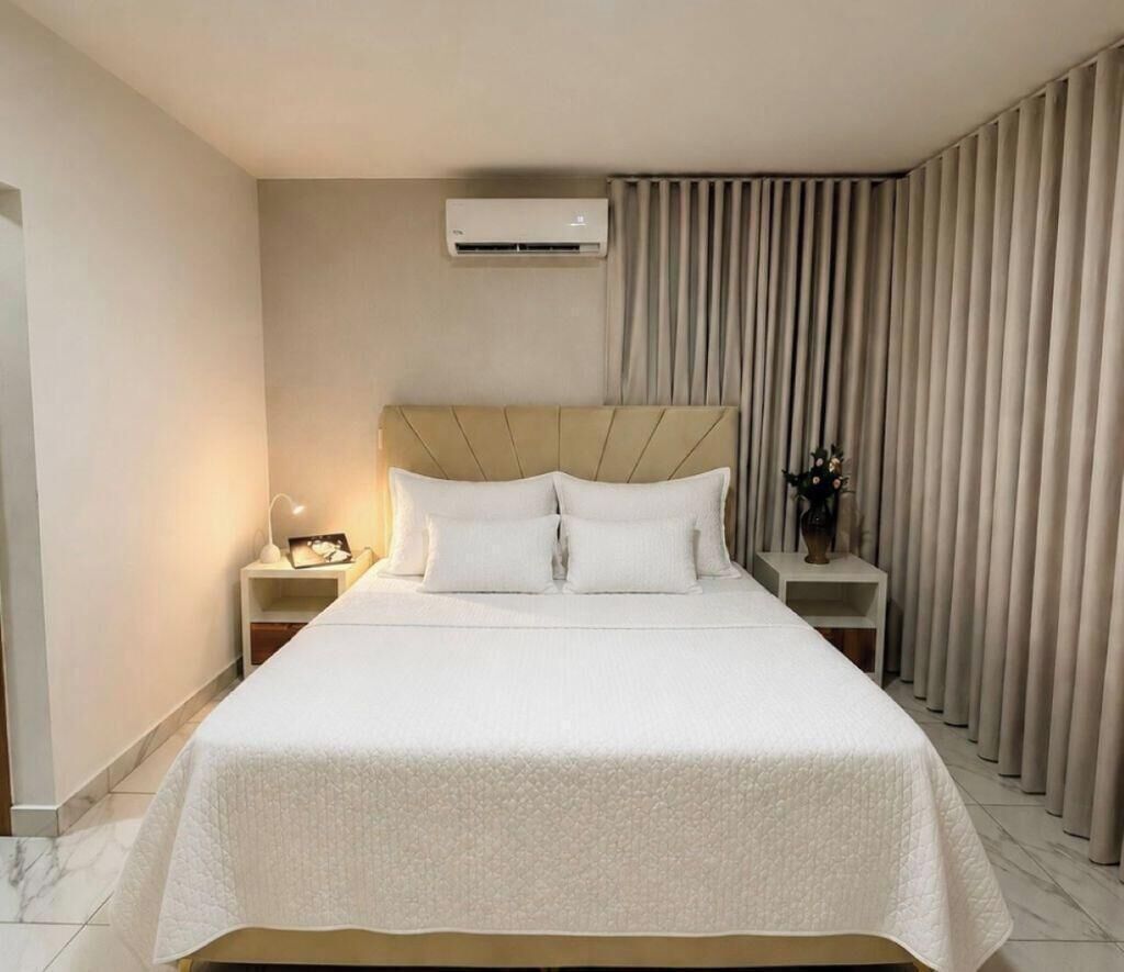 3 bedrooms, iron/ironing board, WiFi (free), bed sheets