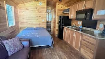 Deluxe Cabin, Multiple Beds, Pets Allowed, Courtyard View | Free WiFi