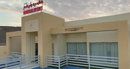 Private Family Chalet with Pool near Ras Al Jinz Turtle Reserve