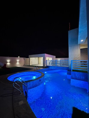 Outdoor pool - Private Family Chalet with Pool near Ras Al Jinz Turtle Reserve (Sur)