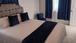 Room - Holiday Oasis (Saint Ann's Bay)
