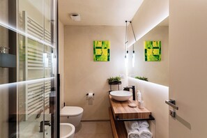 Appartement, vue lac | Salle de bain