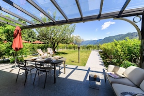 Appartement, vue lac | Restauration extérieure