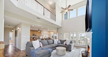 Pickle & Pier- Waterfront/Pickle Ball/Fishing Pier