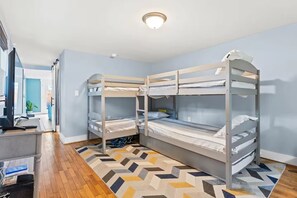 4 Schlafzimmer, Bügeleisen/Bügelbrett, kostenloses WLAN, Bettwäsche