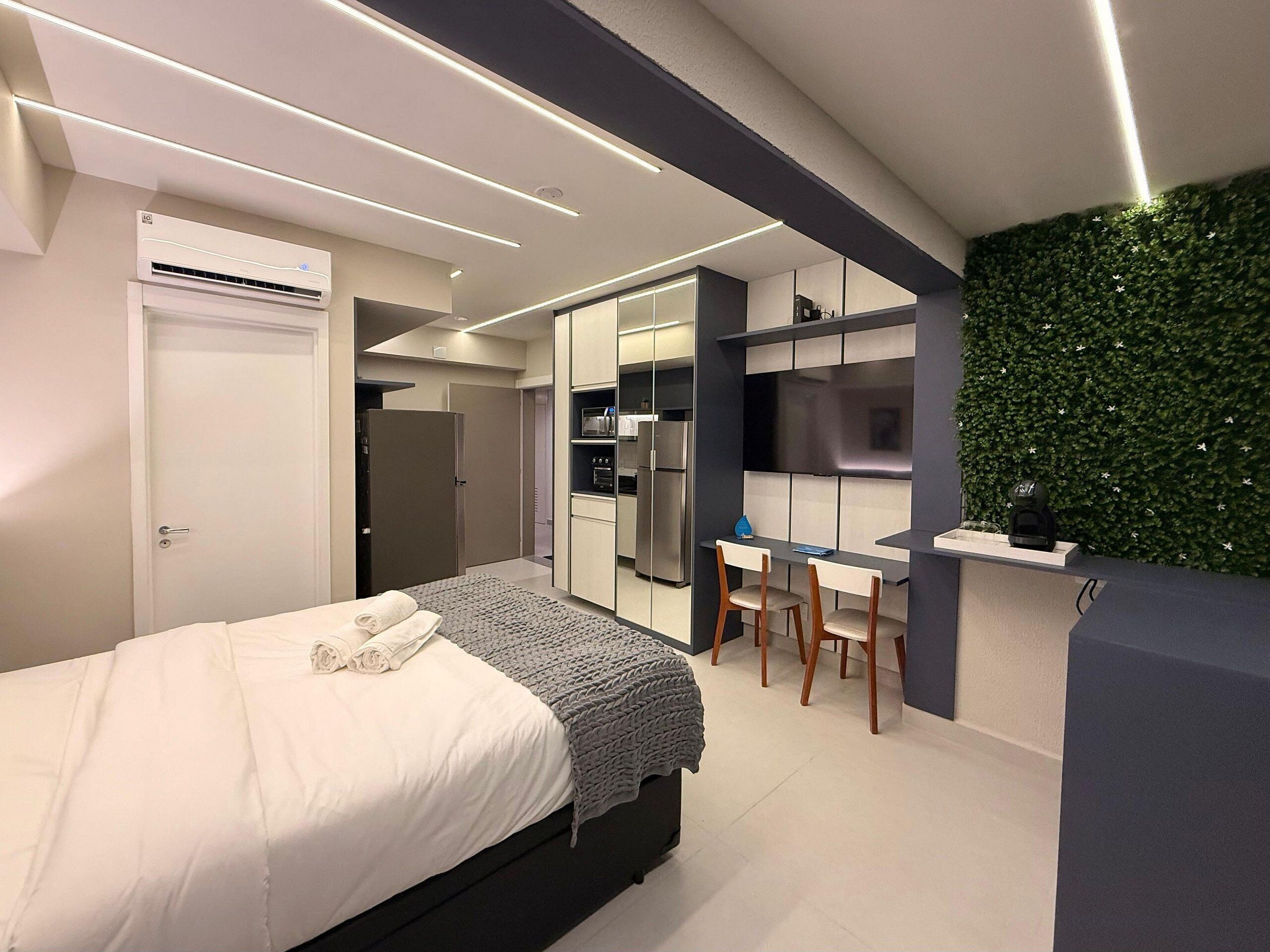 Appartement Deluxe | Bureau, espace de travail pour ordinateurs portables