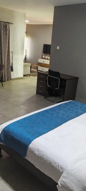 9 Schlafzimmer, Bügeleisen/Bügelbrett, kostenloses WLAN, Bettwäsche