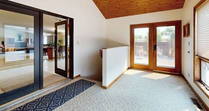 Downtown Helena Retreat Near Trails & Dining