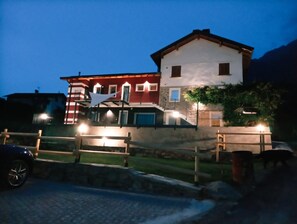 Exterior - Apartment 'Casa Mike' with Lake View, Private Garden and Wi-Fi (Colico)