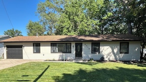 Exterior - Cozy, newly renovated home with a gorgeous fireplace and office space. (Midland)