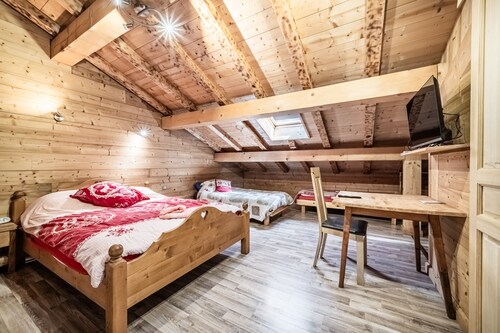 Bed and Breakfast 'Chambre Avoriaz' with Mountain View, Wi-Fi and Air Conditioning