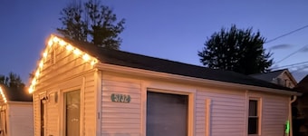 Adorable and Cozy GOTL Cottage - Pet Friendly
