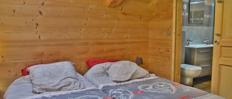Strykejern/-brett, wi-fi og sengetøy