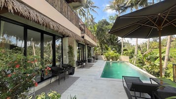 Kolam renang terbuka