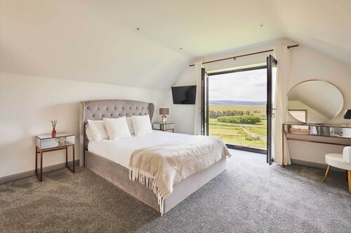 Host & Stay | Thistle Cottage