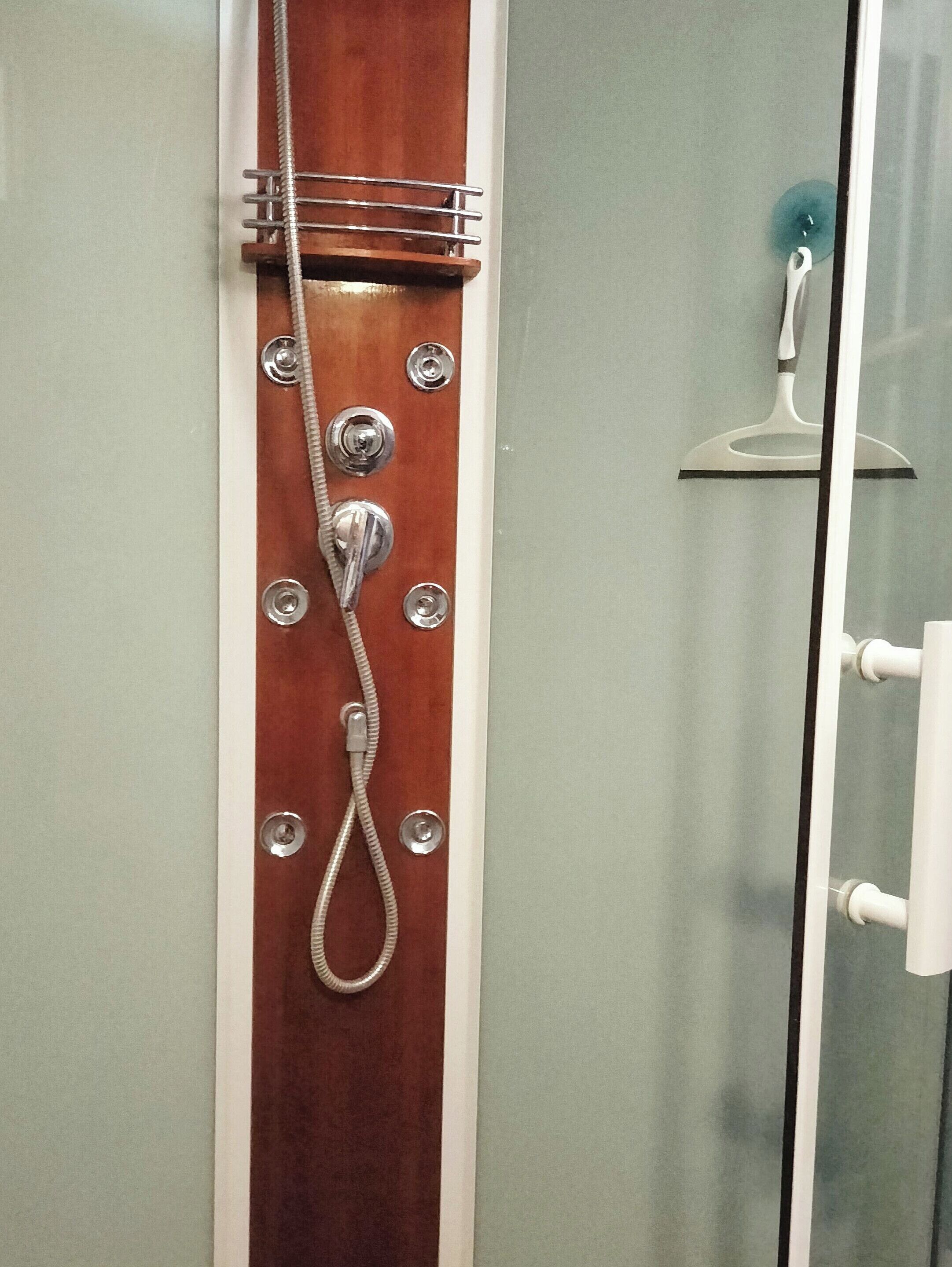 Douche, serviettes fournies