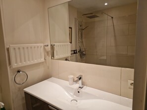 Bathroom - Apartment in Mandelieu-la-Napoule (Mandelieu-la-Napoule)