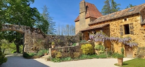 Exterior - Vrbo Property (Saint-Pompon)