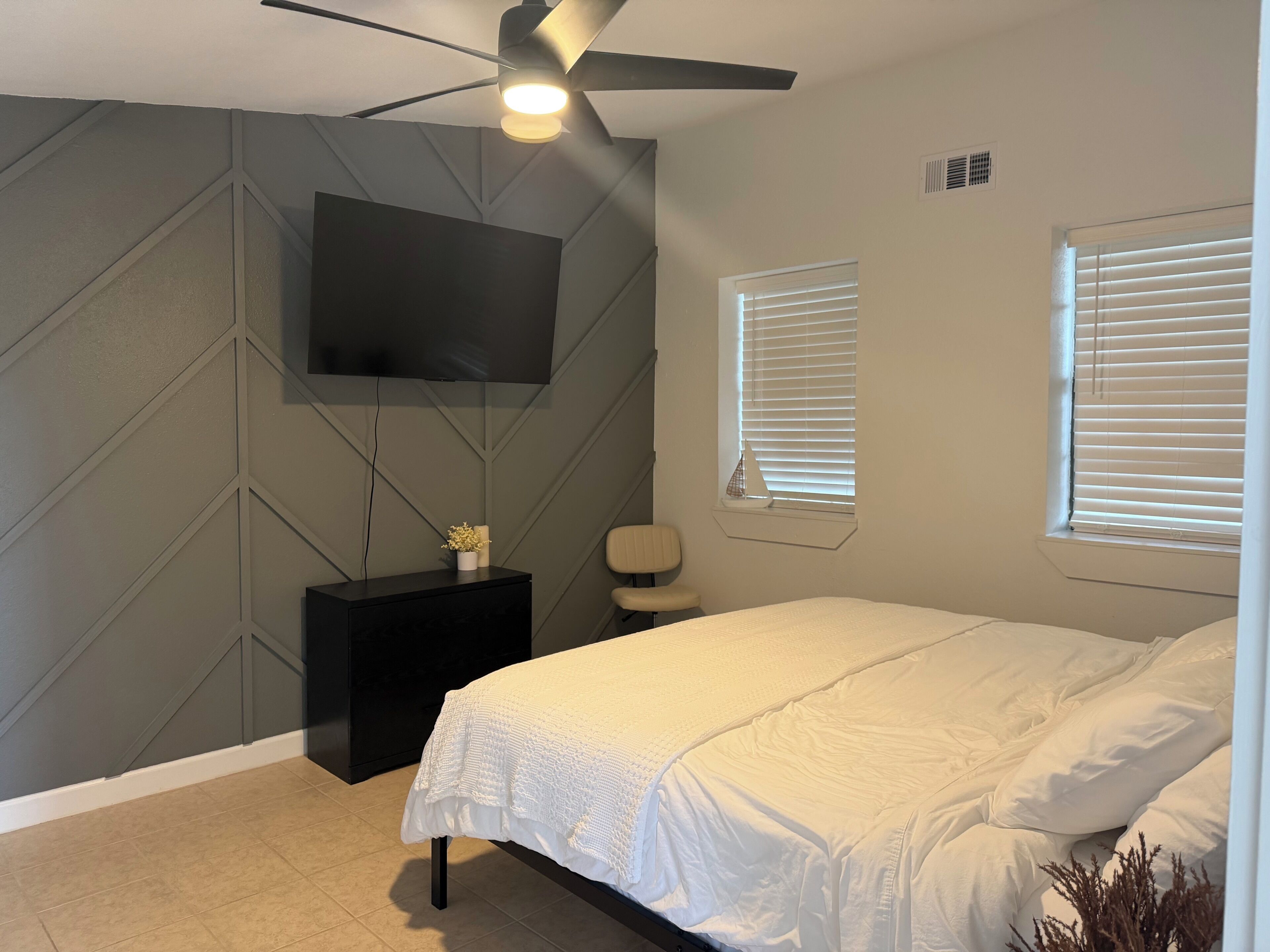 1 chambre, fer et planche à repasser, Wi-Fi, draps fournis