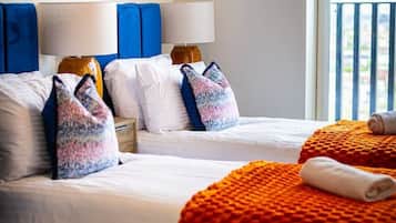 Desk, WiFi, bed sheets