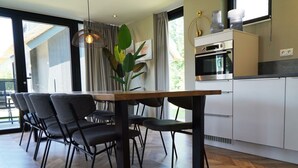 Ảnh chưa phân loại, 5 trong số 12 ảnh, nút