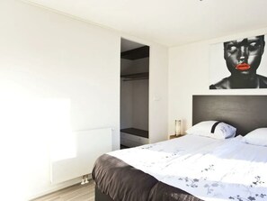 House - Cube Exclusive 4 (Halfweg)