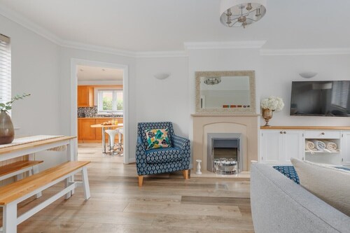 Angel Mews - Close to Poole Quay with parking
