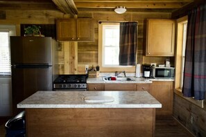 Private kitchen - Wanee Lake Golf & RV Resort (Ashburn)