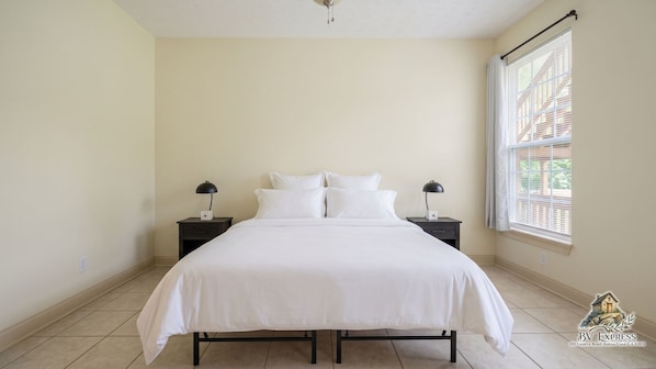 3 bedrooms, iron/ironing board, free WiFi, bed sheets