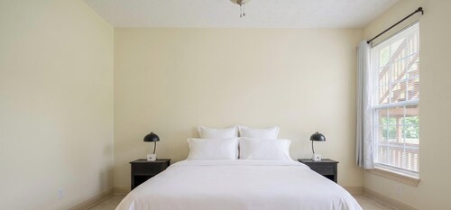 Superb 3-bedroom apartment walking distance to the historical  in Buena Vista