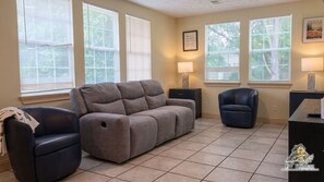 Smart TV - Superb 3-bedroom apartment walking distance to the historical  in Buena Vista (Buena Vista)