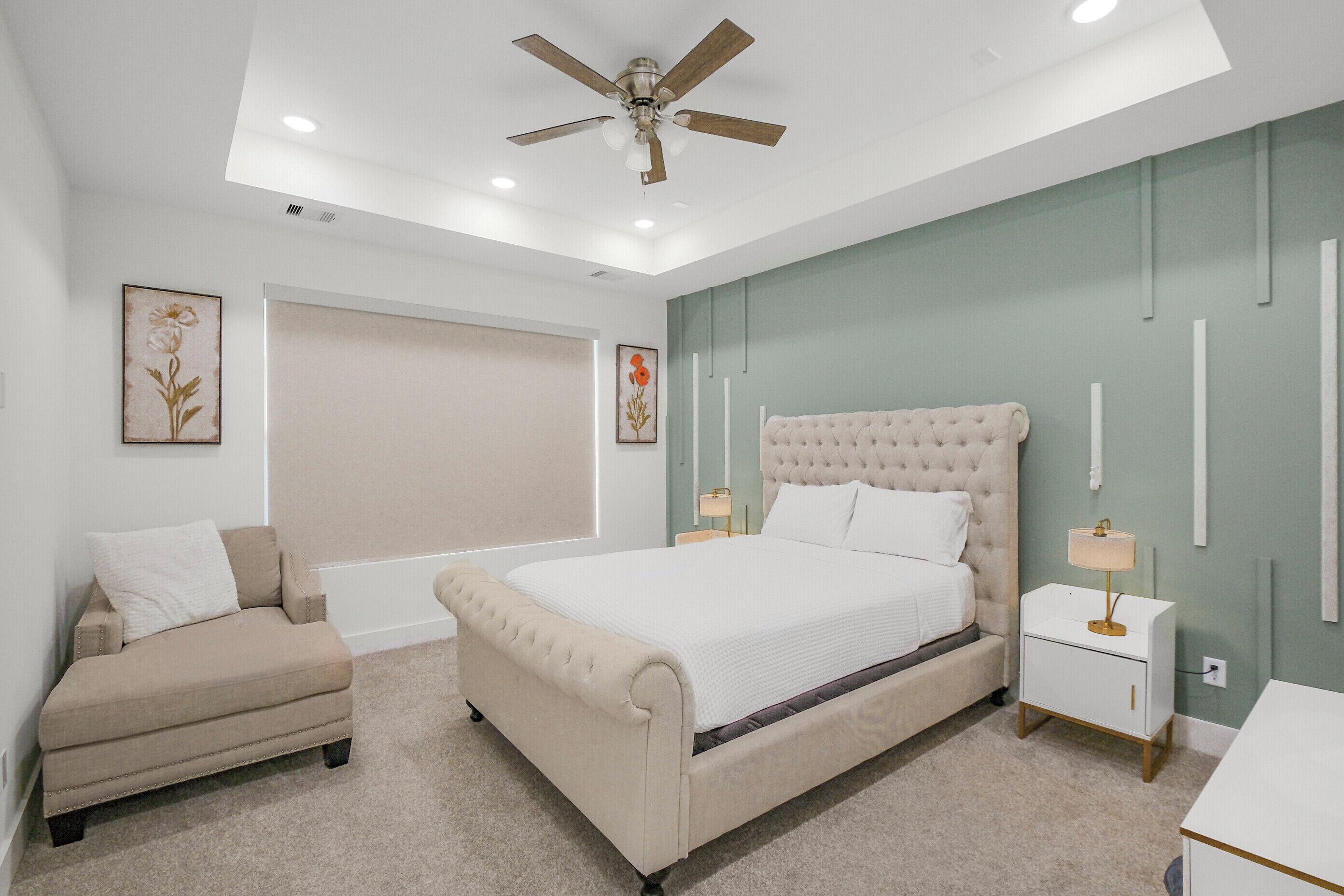 3 bedrooms, iron/ironing board, WiFi, bed sheets