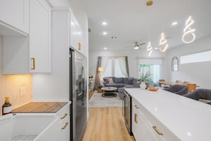 Interior - Med Center 3BR, close to NRG, Sleeps 10, Fast WiFi, Clean Modern Comfort (Houston)