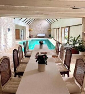 Dining - Villa with a View of the Garden and a Private Pool at Domaine de Coat Cren (Ploërdut)