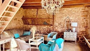 Unclassified image, 2 of 14, button - Villa with a View of the Garden and a Private Pool at Domaine de Coat Cren (Ploërdut)