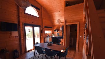 Classic Bungalow | Dining