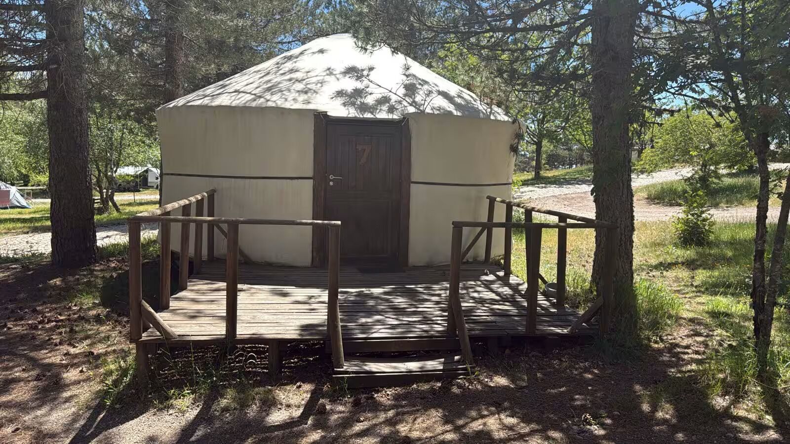 Classic Tent | Desk, laptop workspace, WiFi (free), bed sheets