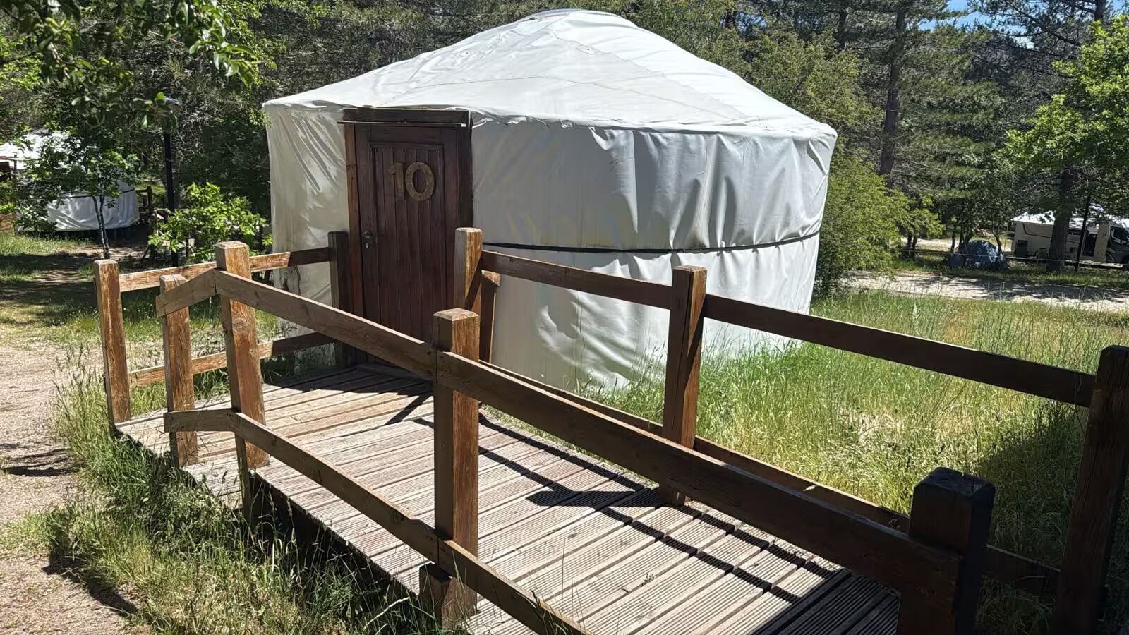 Classic Tent, Bathtub | Desk, laptop workspace, WiFi (free), bed sheets