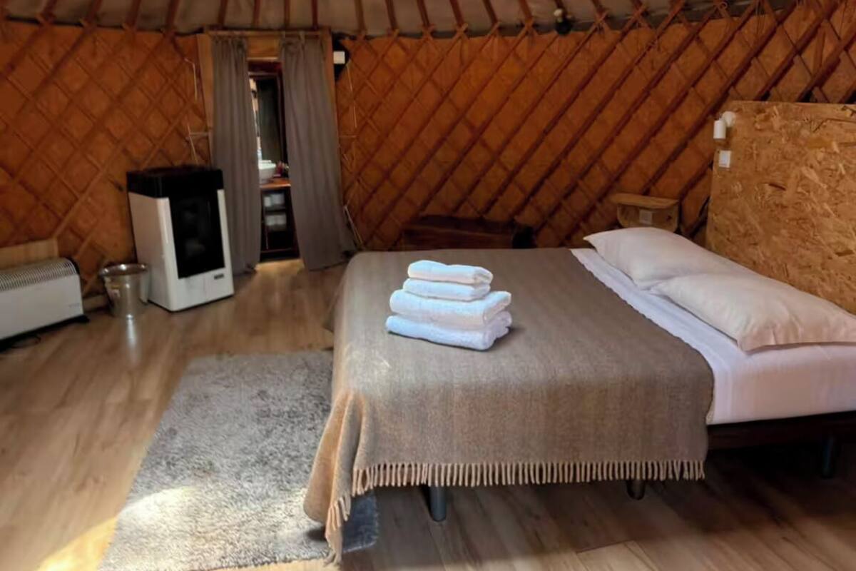 Desk, laptop workspace, free WiFi, bed sheets