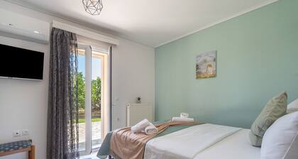 Apartment 'Flo's 6' with Shared Garden, Wi-Fi and Air Conditioning