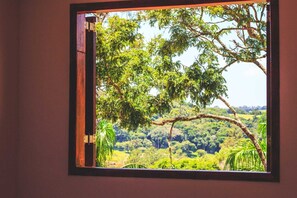Habitació doble o amb dos llits individuals, vistes al turó | Interior