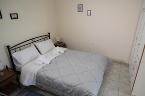 Bügeleisen/Bügelbrett, WLAN, Bettwäsche