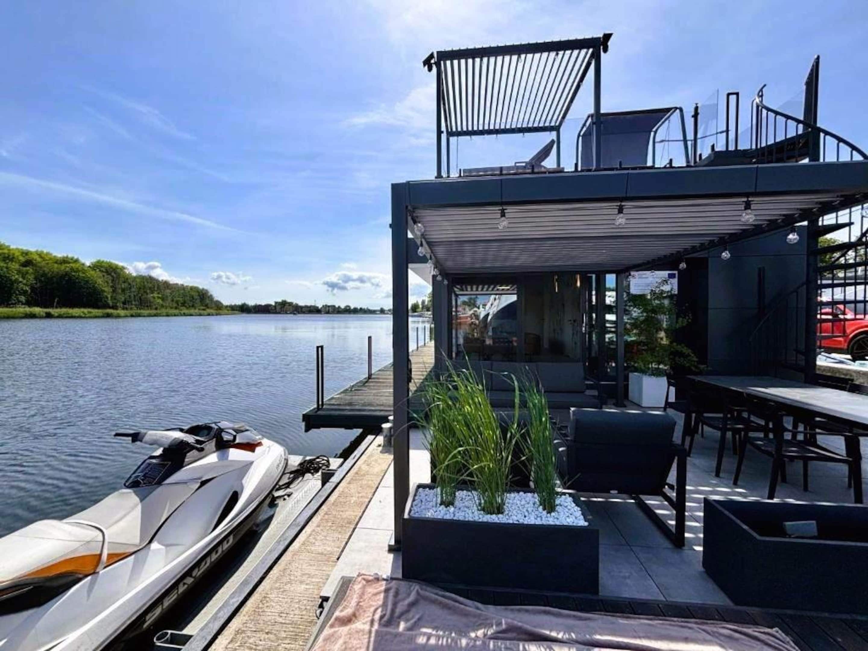 Mobile Home | Exterior