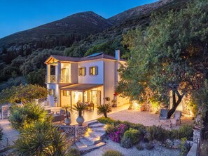 Exterior - Large villa. Stunning mountain view, 5 mins to beaches at Agia Efimia, Kefalonia (Xiropotamos)