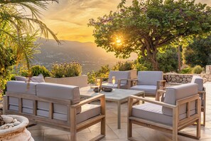 Terrace/patio - Large villa. Stunning mountain view, 5 mins to beaches at Agia Efimia, Kefalonia (Xiropotamos)