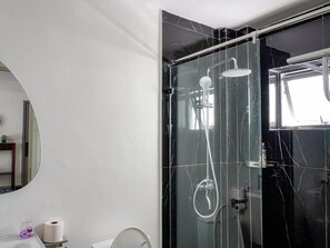 Bathroom - Pinecrest View Palace Apartment (Nairobi)