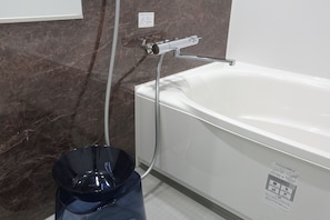 Free toiletries, hair dryer, slippers, towels - RE Hotel Umeda 2 (Kita-ku,Osaka)